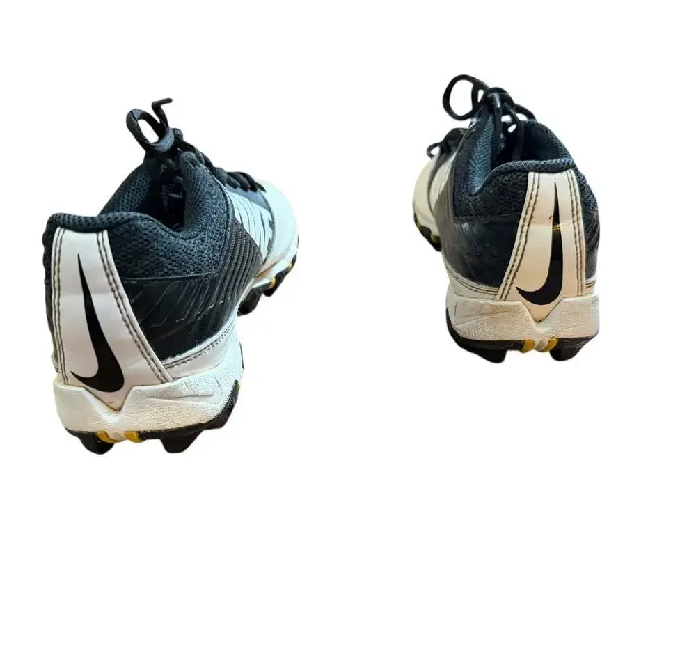 Nike Youth Football Cleats Black White Fastflex Approx Size 5Y